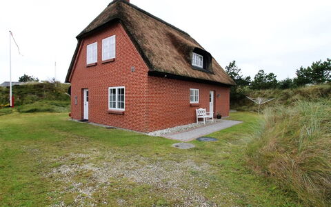 Lioba - 400M from the Sea: Dak, Huis, Huis, Verblijf, Siding, Landgoed, Oprit, Garden Gebouwen, Werf, Schuur