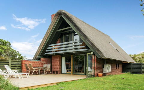Tofi - 400M from the Sea: Huis, Dak, Huis, Verblijf, Schuur, Garden Gebouwen, Siding, Werf, Blokhut, Hut