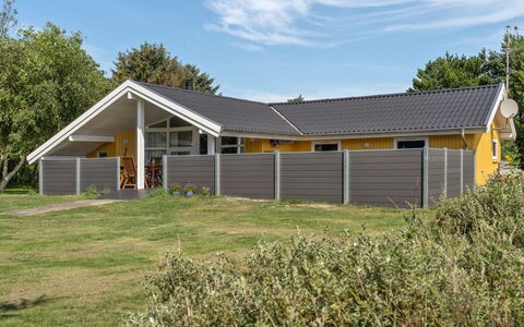 Euphemia - 900M from the Sea: Dak, Huis, Huis, Verblijf, Siding, Landgoed, Oprit, Garden Gebouwen, Werf, Schuur