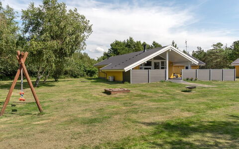 Euphemia - 900M from the Sea: Dak, Huis, Huis, Verblijf, Siding, Landgoed, Oprit, Garden Gebouwen, Werf, Schuur