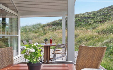Asvalde - 150M from the Sea: Dak, Huis, Huis, Verblijf, Siding, Landgoed, Oprit, Garden Gebouwen, Werf, Schuur
