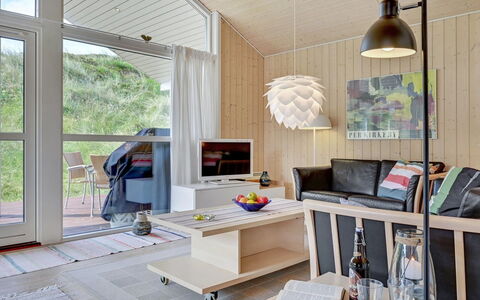 Asvalde - 150M from the Sea: Dak, Huis, Huis, Verblijf, Siding, Landgoed, Oprit, Garden Gebouwen, Werf, Schuur
