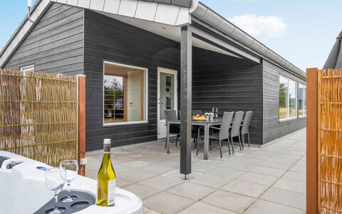 Soili - 1.2Km from the Sea: Dak, Huis, Huis, Verblijf, Deur, Siding, Dek, Veranda, Plank, Hardwood