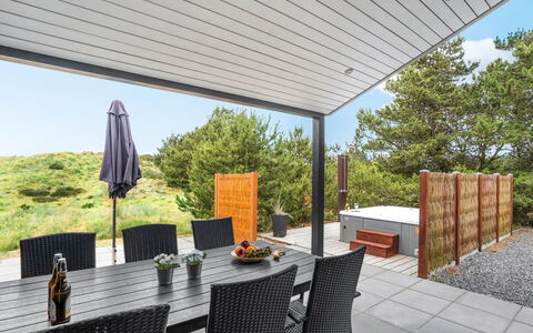 Soili - 1.2Km from the Sea: Dak, Huis, Huis, Verblijf, Deur, Siding, Dek, Veranda, Plank, Hardwood