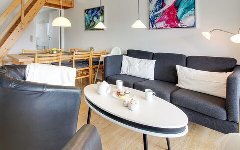 Thoni - 200M from the Sea: Interieur Ontwerp, Meubilair, Flooring, Verdieping, Bankstel, Woonkamer, Kamer, Plafond, Appartement
