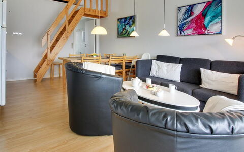Thoni - 200M from the Sea: Interieur Ontwerp, Meubilair, Flooring, Hout, Verdieping, Plafond, Kamer, Woonkamer, Bankstel, Houten Vloer