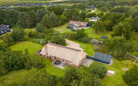 Pasi - 1.2Km from the Sea: Landschap, Vogelperspectief, Plain, Huis, Huis, Land Lot, Landelijk Gebied, Dak, Luchtfotografie, Landgoed