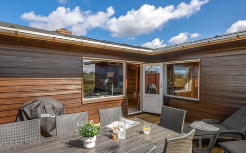 Evelin - from the Sea: Hout, Huis, Meubilair, Hardwood, Flooring, Beits, Verdieping, Verblijf, Deur, Samengesteld Materiaal