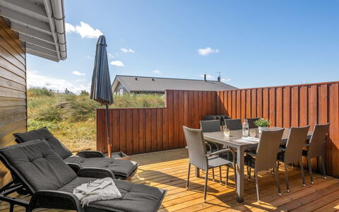 Evelin - from the Sea: Hout, Houten Vloer, Meubilair, Hardwood, Dek, Beits, Plank, Schaduw, Buitenmeubels, Stoel