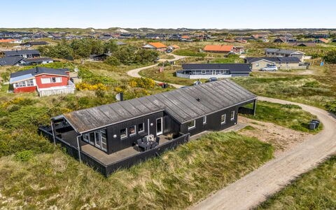 Temjana - from the Sea: Huis, Dak, Huis, Verblijf, Schuur, Garden Gebouwen, Siding, Werf, Blokhut, Hut