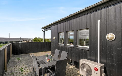 Temjana - from the Sea: Huis, Dak, Huis, Verblijf, Schuur, Garden Gebouwen, Siding, Werf, Blokhut, Hut
