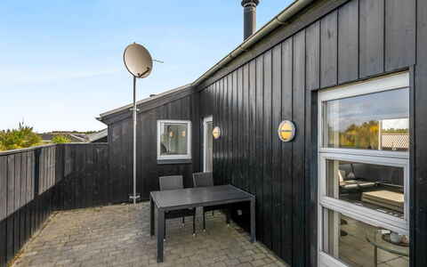 Temjana - from the Sea: Huis, Dak, Huis, Verblijf, Schuur, Garden Gebouwen, Siding, Werf, Blokhut, Hut