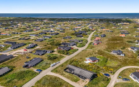 Temjana - from the Sea: Huis, Dak, Huis, Verblijf, Schuur, Garden Gebouwen, Siding, Werf, Blokhut, Hut