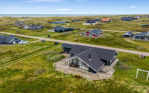 Sochyeta - 150M from the Sea: Dak, Huis, Huis, Verblijf, Siding, Landgoed, Oprit, Garden Gebouwen, Werf, Schuur