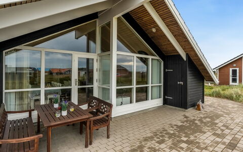 Sochyeta - 150M from the Sea: Dak, Huis, Huis, Verblijf, Siding, Landgoed, Oprit, Garden Gebouwen, Werf, Schuur