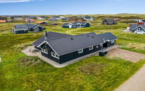 Sochyeta - 150M from the Sea: Dak, Huis, Huis, Verblijf, Siding, Landgoed, Oprit, Garden Gebouwen, Werf, Schuur