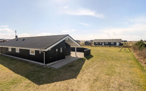 Hildegunda - 950M from the Sea: Gras, Huis, Dak, Huis, Verblijf, Struik, Land Lot, Landelijk Gebied, Boerderij, Groundcover