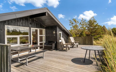 Suleika - 900M from the Sea: Vegetation, Struik, De Lente, Verblijf, Tuin, Schaduw, Backyard, Werf, Stoel