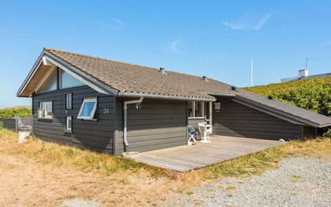 Rink - 150M from the Sea: Huis, Woongebied, Huis, Verblijf, Dak, Land Lot, Siding, Tuin, Landgoed, Gazon