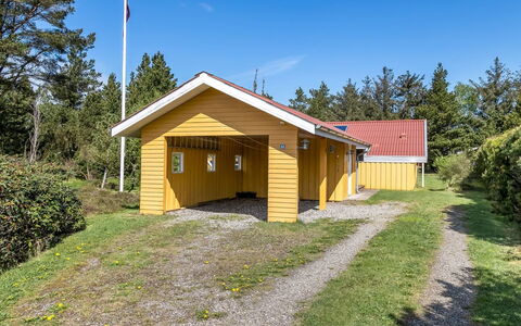 Vetle - 2.8Km from the Sea: Dak, Huis, Huis, Verblijf, Siding, Landgoed, Oprit, Garden Gebouwen, Werf, Schuur