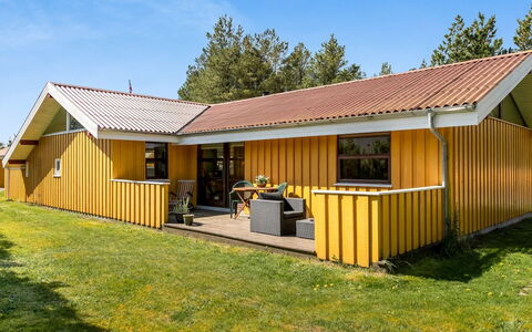 Vetle - 2.8Km from the Sea: Dak, Huis, Huis, Verblijf, Siding, Landgoed, Oprit, Garden Gebouwen, Werf, Schuur