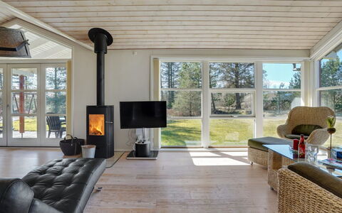 Herwarth - 3.3Km from the Sea: Dak, Huis, Huis, Verblijf, Siding, Landgoed, Oprit, Garden Gebouwen, Werf, Schuur