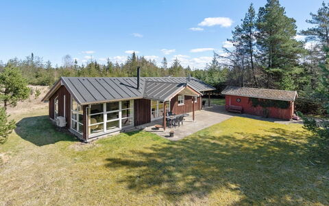 Herwarth - 3.3Km from the Sea: Dak, Huis, Huis, Verblijf, Siding, Landgoed, Oprit, Garden Gebouwen, Werf, Schuur