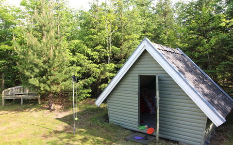 Seraphina - 2Km from the Sea: Gras, Hout, Schuur, Garden Gebouwen, Siding, Recreatie, Verblijf, Hut, Blokhut, Tuin