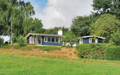 Hoimar - 400M from the Sea: Dak, Huis, Huis, Verblijf, Deur, Siding, Dek, Veranda, Plank, Hardwood