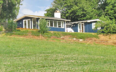 Hoimar - 400M from the Sea: Dak, Huis, Huis, Verblijf, Deur, Siding, Dek, Veranda, Plank, Hardwood