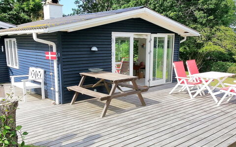 Hoimar - 400M from the Sea: Dak, Huis, Huis, Verblijf, Deur, Siding, Dek, Veranda, Plank, Hardwood