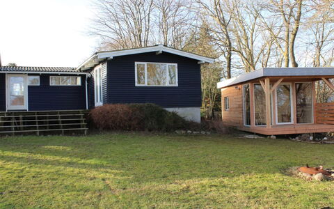 Hoimar - 400M from the Sea: Dak, Huis, Huis, Verblijf, Deur, Siding, Dek, Veranda, Plank, Hardwood