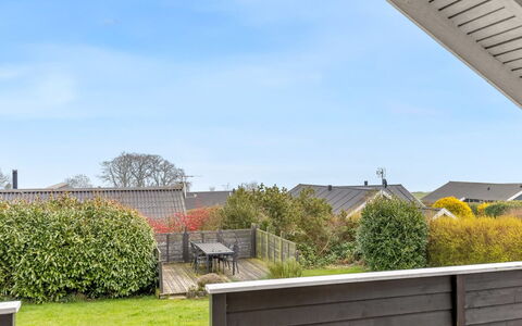 Hera - 200M from the Sea: Plantengemeenschap, Zonlicht, Kruidachtige Plant, Tuin, Plantage, Landbouw, Boerderij