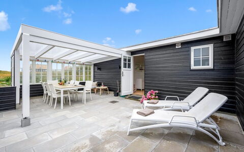 Jamie - 200M from the Sea: Plafond, Flooring, Interieur Ontwerp, Verdieping, Samengesteld Materiaal, Meubilair, Toevlucht, Hotel, Ontwerp, Daylighting