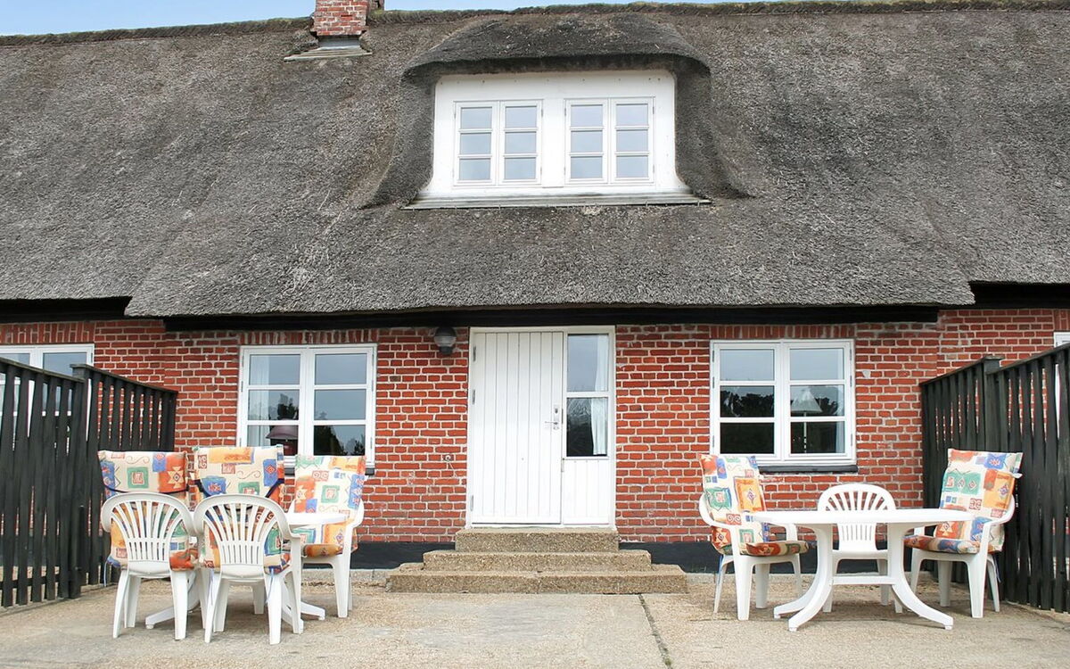 Kolle - 800M from the Sea