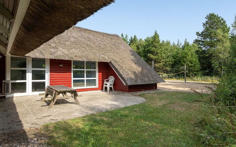 Jenna - 1.4Km from the Sea: Gras, Huis, Dak, Huis, Verblijf, Struik, Land Lot, Landelijk Gebied, Boerderij, Groundcover