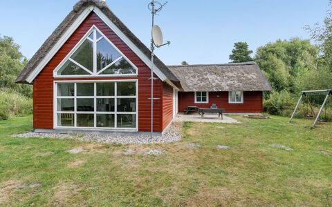 Jenna - 1.4Km from the Sea: Gras, Huis, Dak, Huis, Verblijf, Struik, Land Lot, Landelijk Gebied, Boerderij, Groundcover