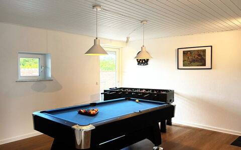 Ayda - 350M from the Sea: Pool, Biljarttafel, Biljartkamer, Interieur Ontwerp, Hout, Lichte Inrichting, Plafond, Indoor Games En Sport, Verlichting