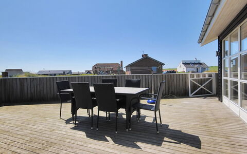 Ernbiorn - from the Sea: Hout, Houten Vloer, Dek, Huis, Hardwood, Plank, Schaduw, Beits, Veranda, Balkon