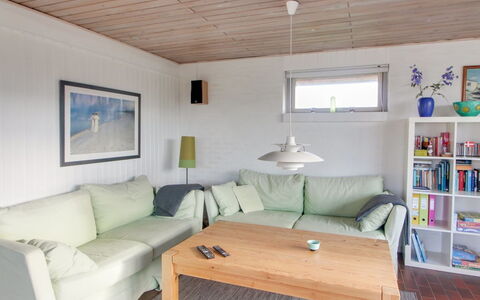 Ågot - 75M from the Sea: Hout, Huis, Veranda, Dek, Hardwood, Dak, Beits, Houten Vloer, Eco Hotel