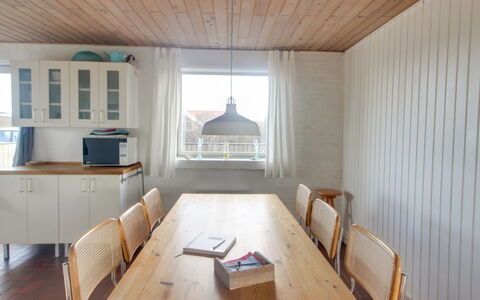 Ågot - 75M from the Sea: Hout, Huis, Veranda, Dek, Hardwood, Dak, Beits, Houten Vloer, Eco Hotel