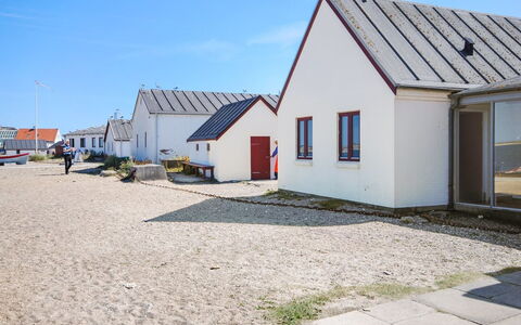 Ågot - 75M from the Sea: Hout, Huis, Veranda, Dek, Hardwood, Dak, Beits, Houten Vloer, Eco Hotel