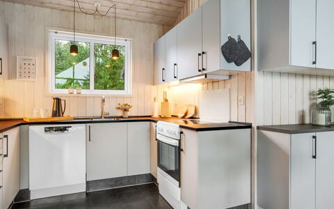 Nayati - 2Km from the Sea: Hout, Huis, Veranda, Dek, Hardwood, Dak, Beits, Houten Vloer, Eco Hotel