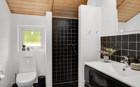 Nayati - 2Km from the Sea: Hout, Huis, Veranda, Dek, Hardwood, Dak, Beits, Houten Vloer, Eco Hotel