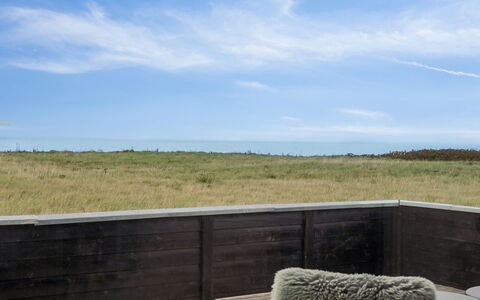 Dyri - 75M from the Sea: Hout, Dak, Architectuur, Huis, Huis, Verblijf, Siding, Hardwood, Helling, Landgoed