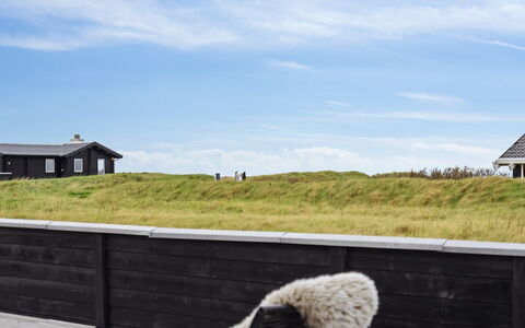 Dyri - 75M from the Sea: Hout, Dak, Architectuur, Huis, Huis, Verblijf, Siding, Hardwood, Helling, Landgoed