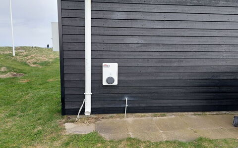 Dyri - 75M from the Sea: Hout, Dak, Architectuur, Huis, Huis, Verblijf, Siding, Hardwood, Helling, Landgoed