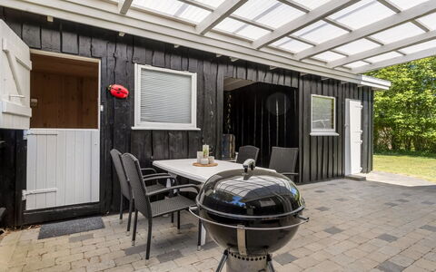 Rustam - 600M from the Sea: Verblijf, Huis, Huis, Dak, Veranda, Landgoed, Siding, Garden Gebouwen, Boerderij, Werf