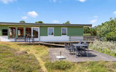 Sweni - 800M from the Sea: Struik, Stedelijk Ontwerp, Groundcover, Steen, Appartement, Landgoed, Metselwerk, Balkon, Landscaping
