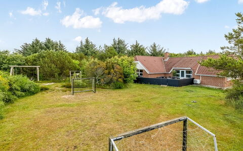 Sylvi - 1.7Km from the Sea: Land Lot, Landelijk Gebied, Verblijf, Tuin, Gazon, Backyard, Landgoed, Werf, Boerderij, Landscaping